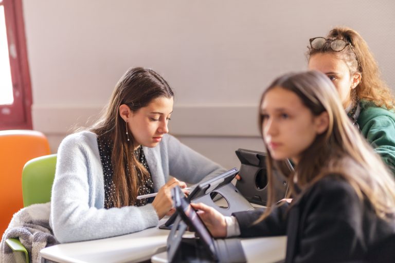 élèves lycée Célony en cours