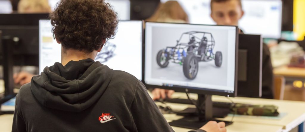 bannières sites (14) Elève en section industrielle lycée Le Rocher