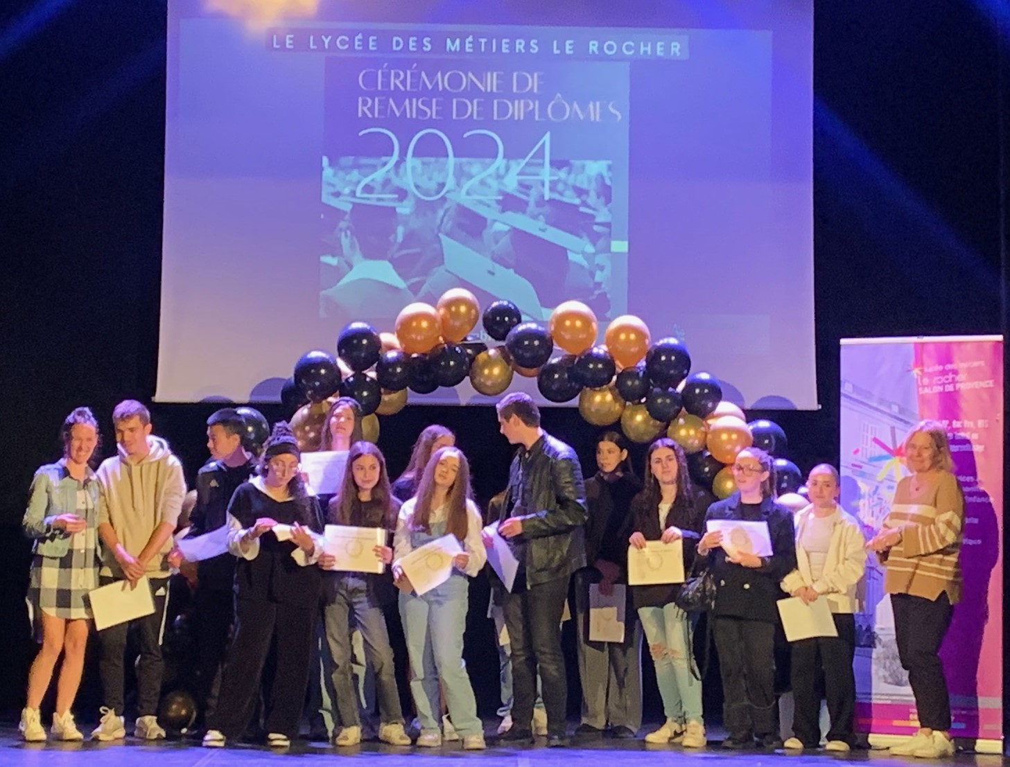 Remise des diplômes des élèves du lycée Le Rocher